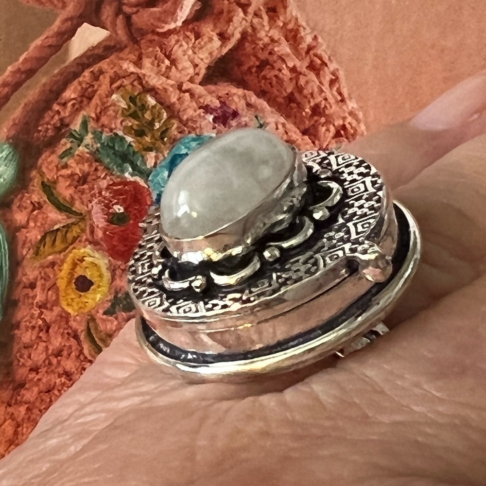 🆕️ Secret Rainbow Moonstone sterling ring - 9 - Picture 1 of 10